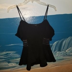 Shoulderless black shirt